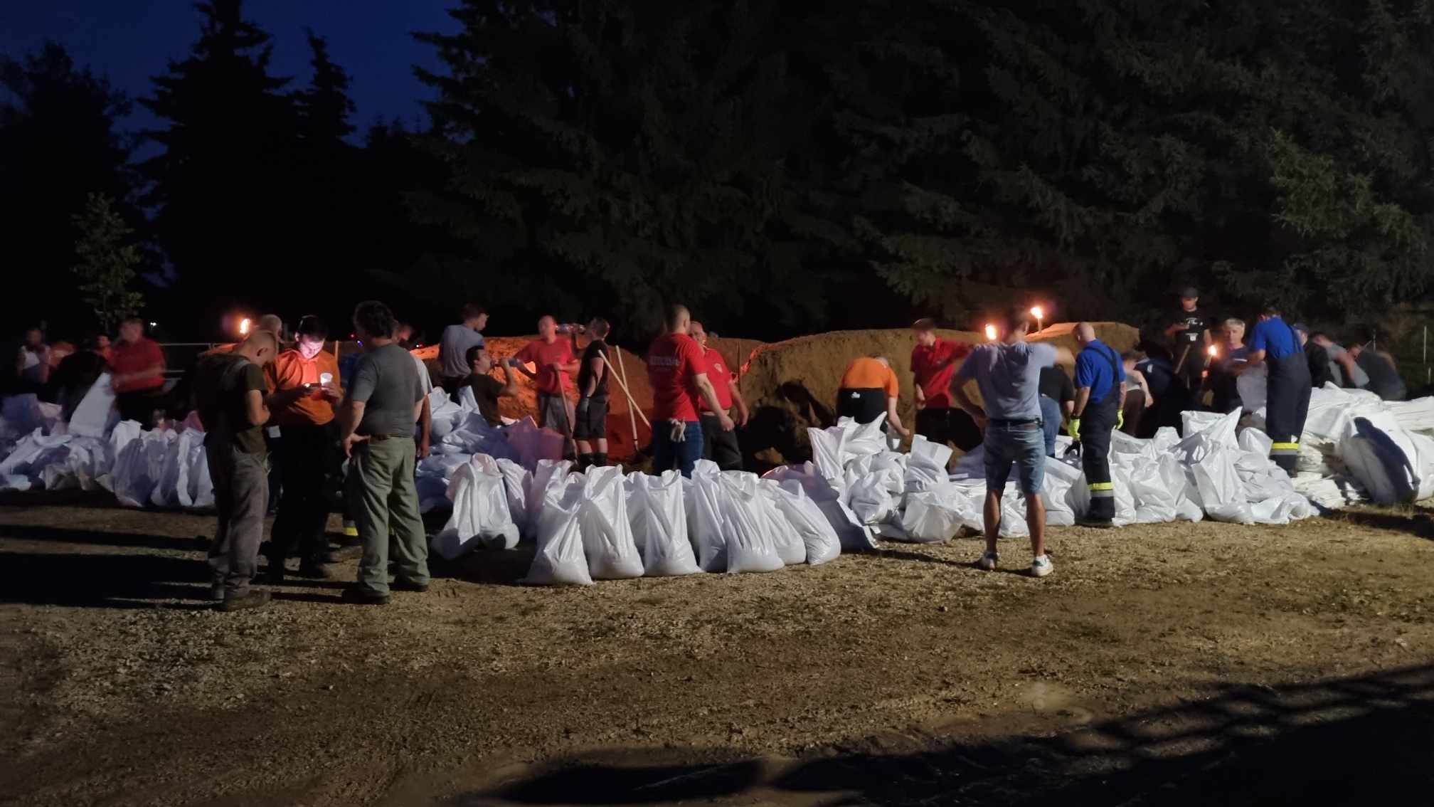 A kép tartalma: védekezés a Rábán